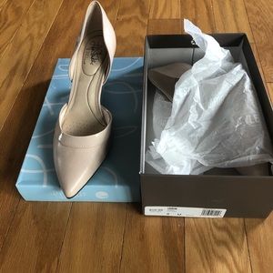 🆕 taupe comfort heels